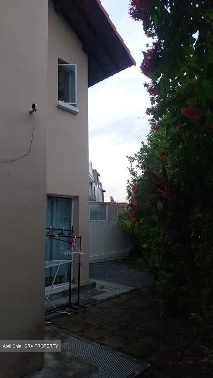 Seng Yong Villas (D14), Terrace #543440671